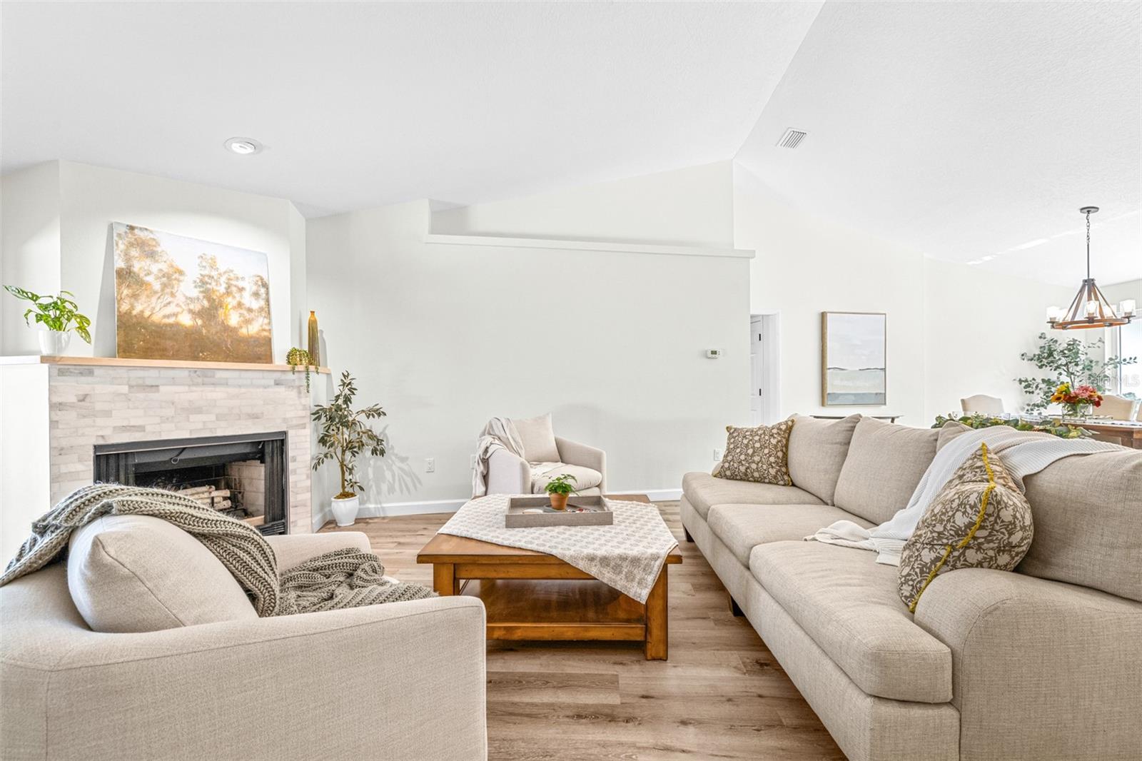 COUNTRY WOODS - Residential