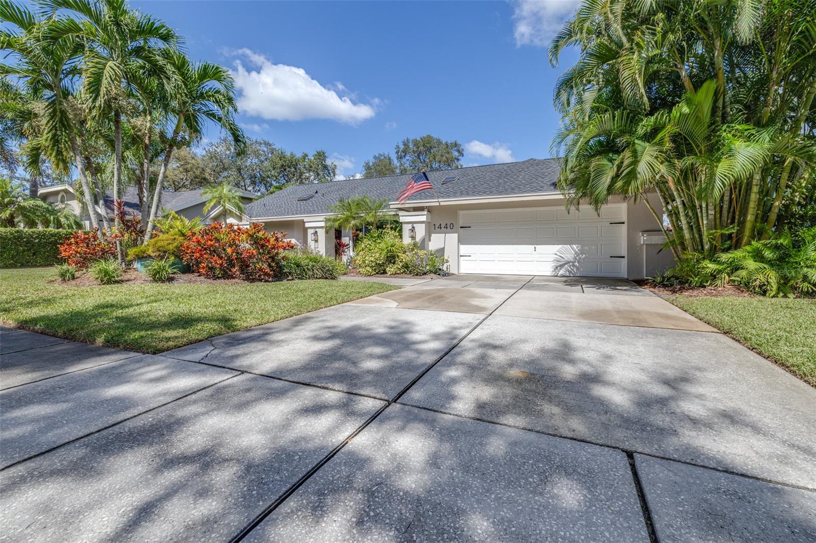 COUNTRY WOODS - Residential