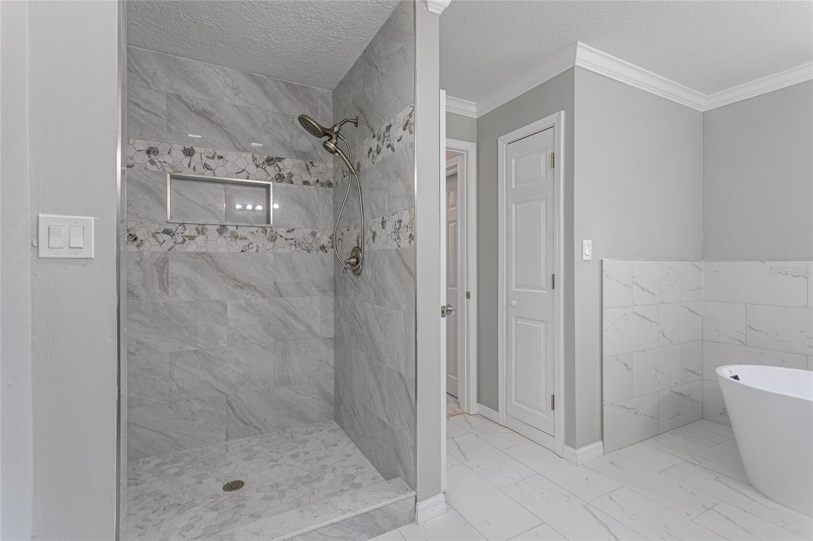 FLOR A MAR - Residential