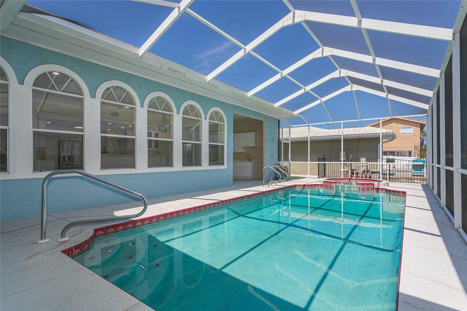FLOR A MAR - Residential