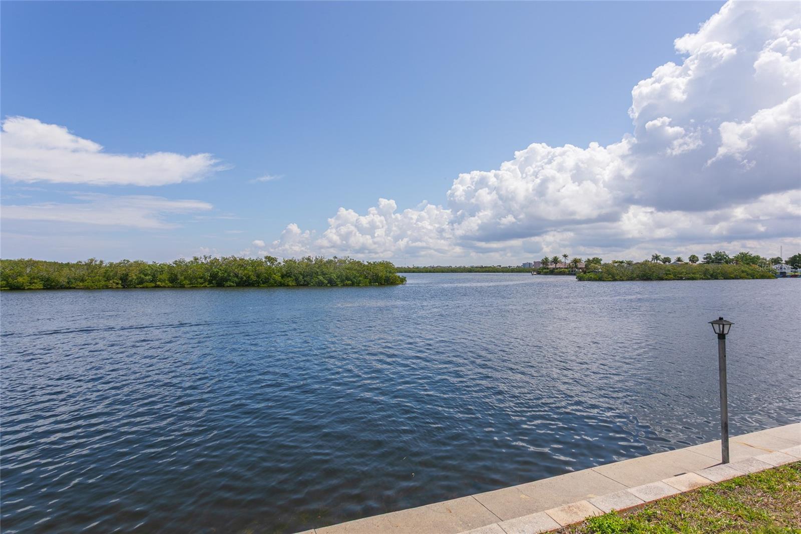 FLOR A MAR - Residential