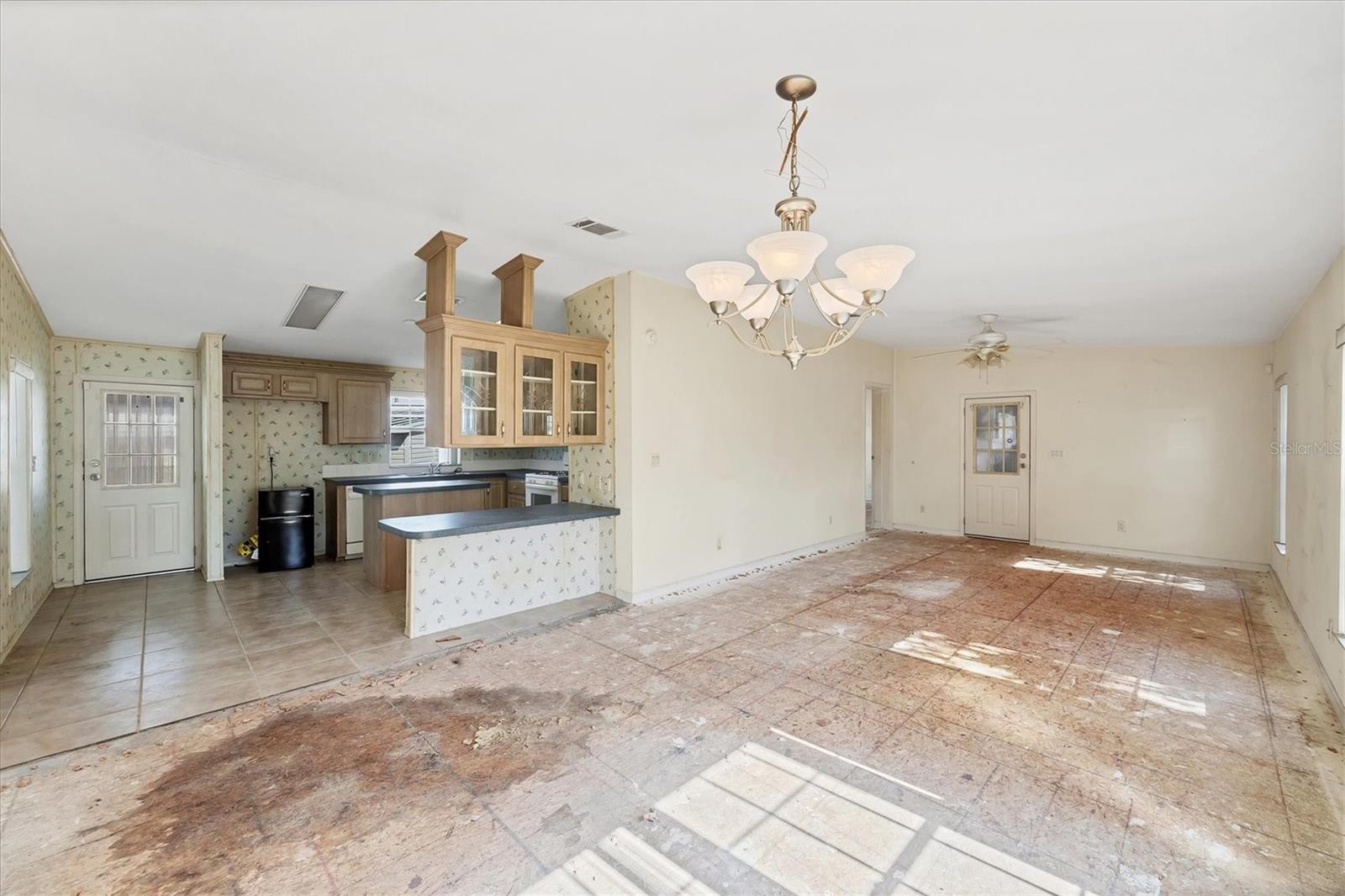 TRI-PAR ESTATES - Residential