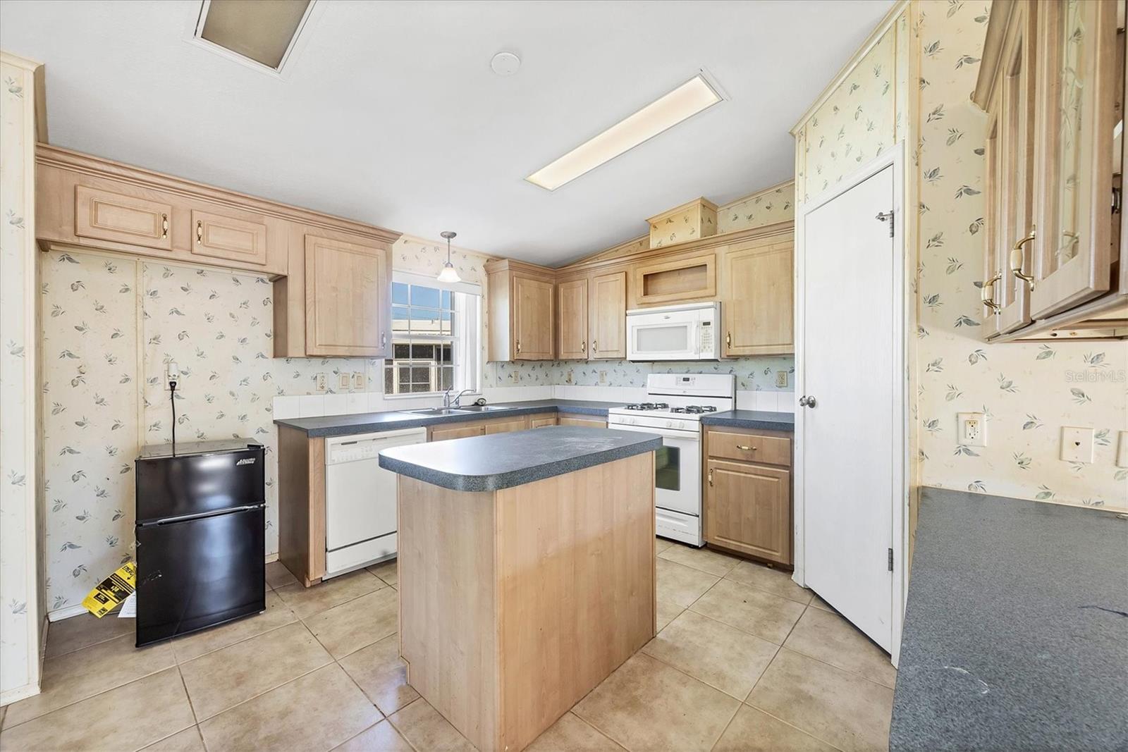 TRI-PAR ESTATES - Residential