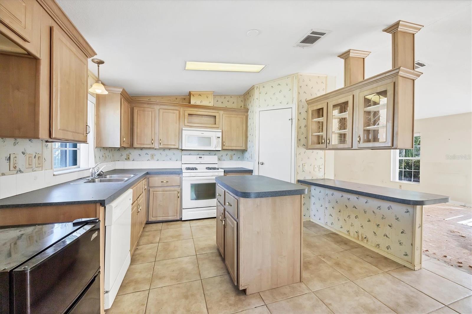 TRI-PAR ESTATES - Residential