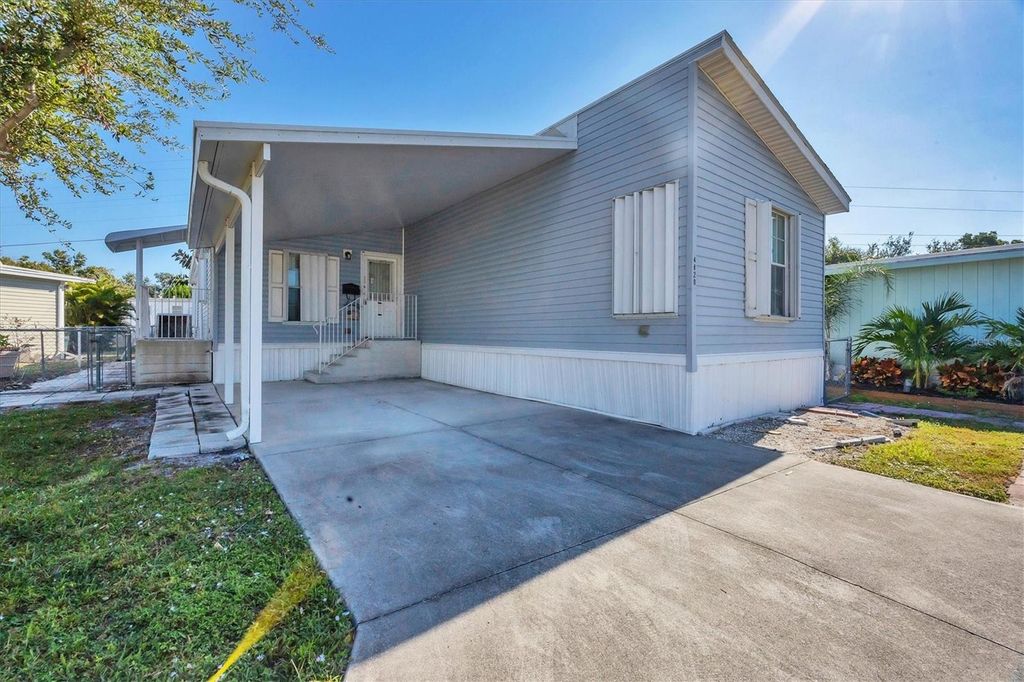 Photo of 4820 Sea Island Avenue, Sarasota, FL 34234 (MLS # A4669426)