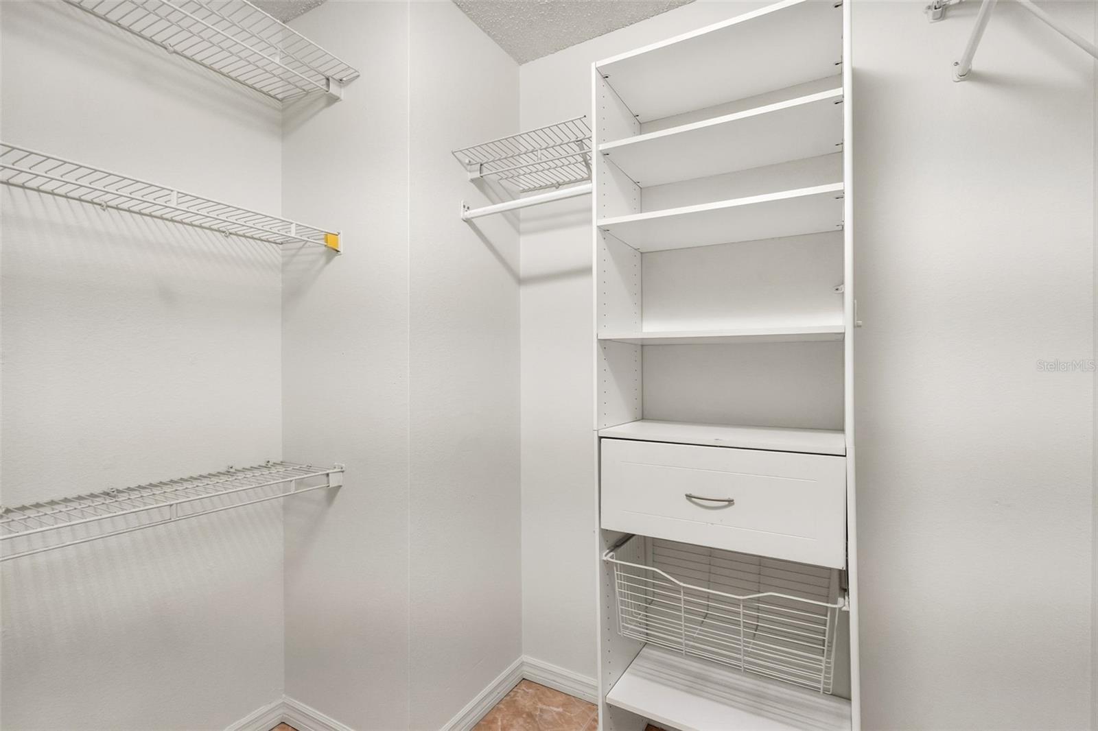 DEER RUN UNIT 14B - Residential