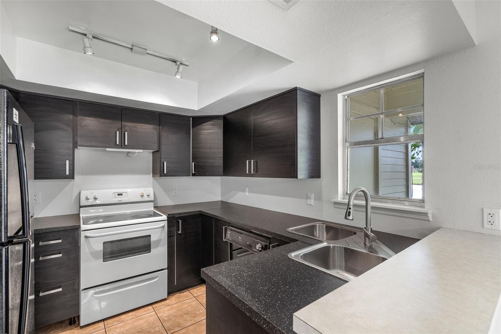 DEER RUN UNIT 14B - Residential