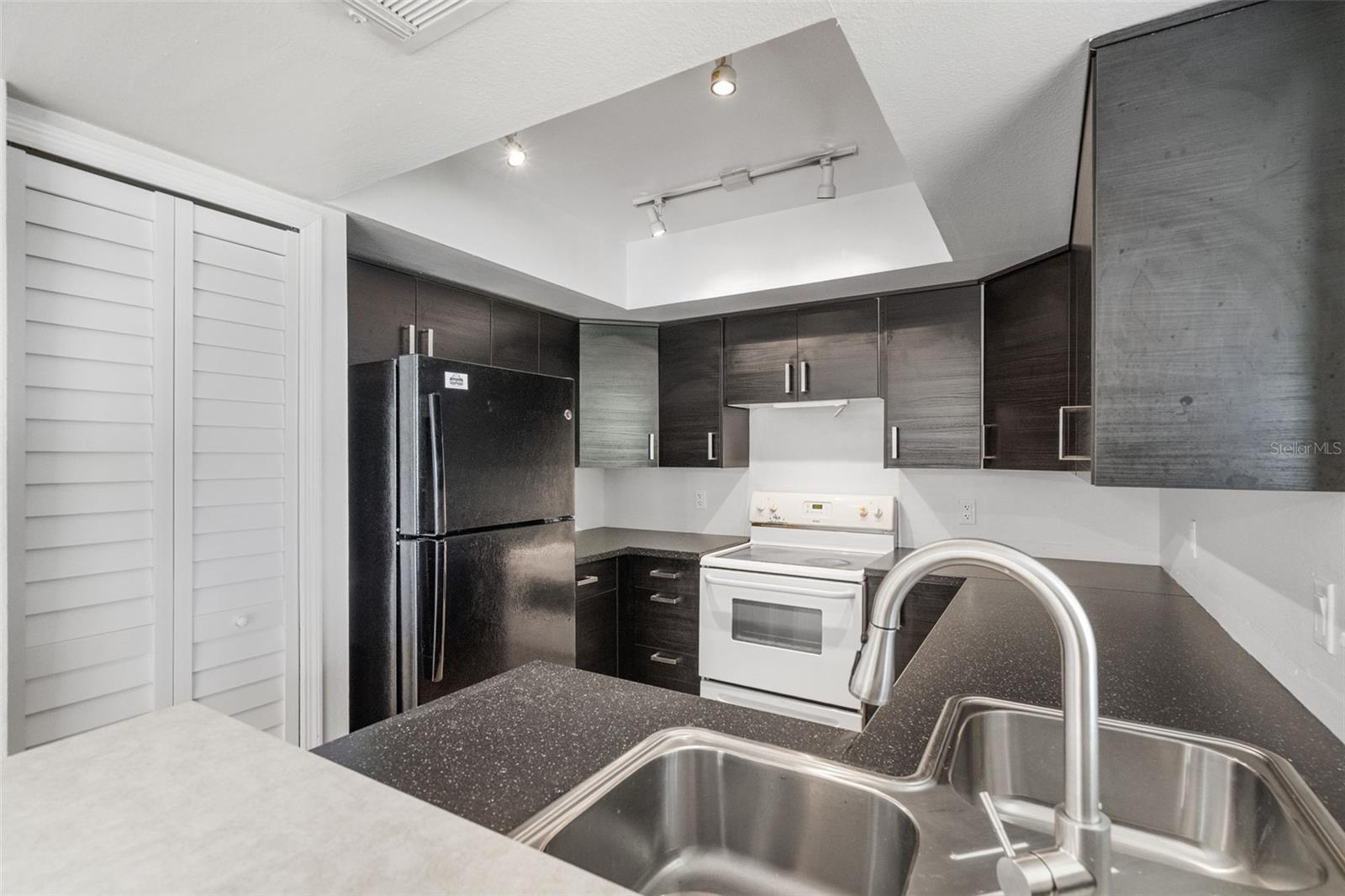 DEER RUN UNIT 14B - Residential