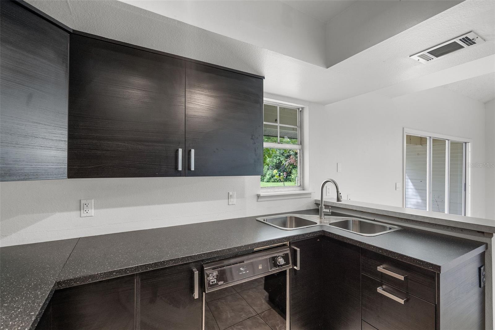 DEER RUN UNIT 14B - Residential