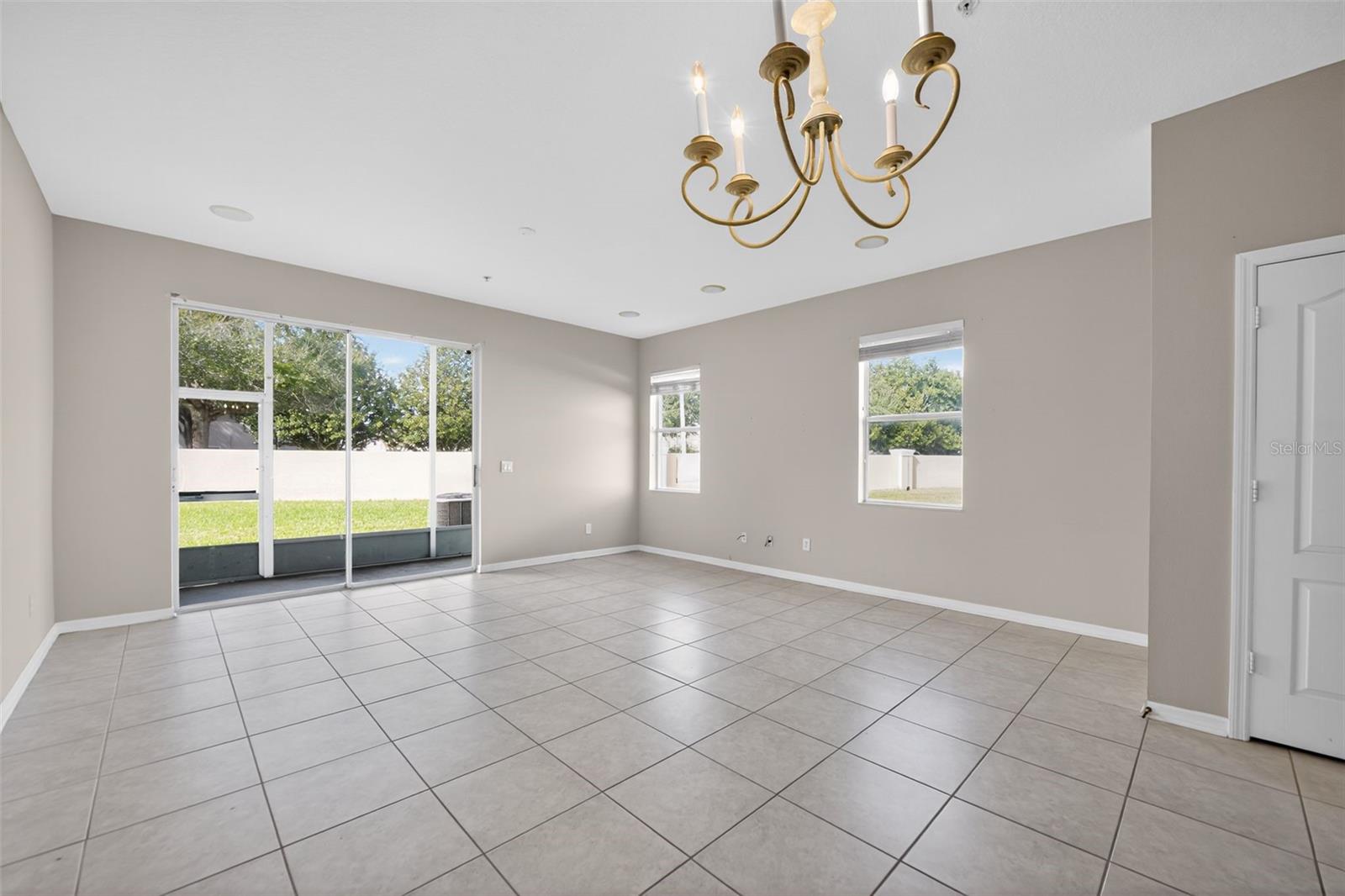 VILLA CAPRI/METROWEST - Residential