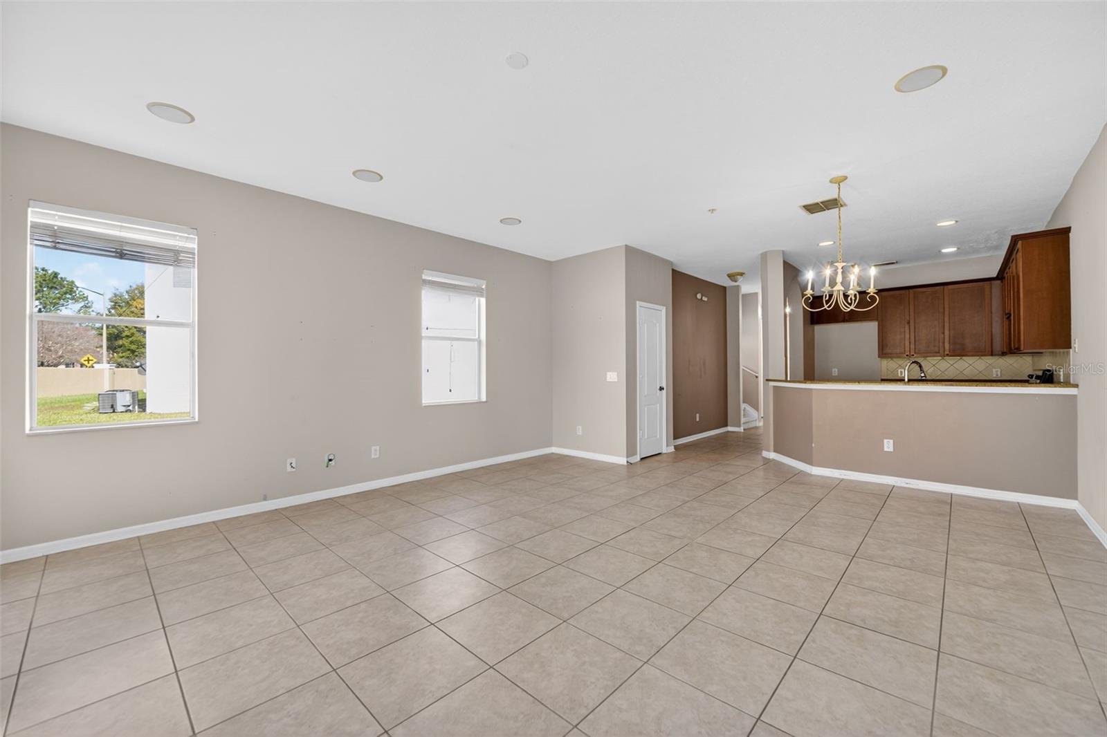 VILLA CAPRI/METROWEST - Residential