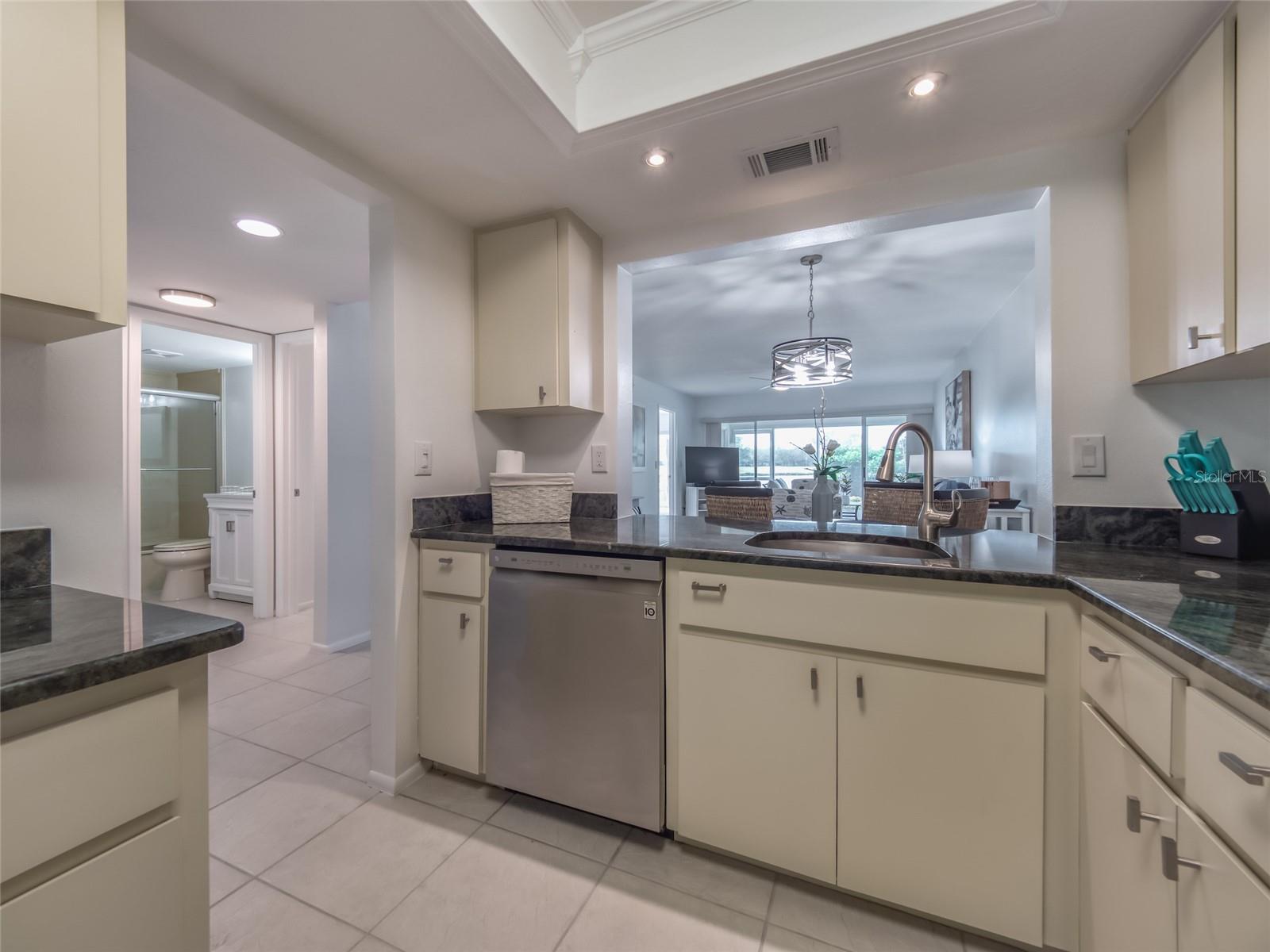 WEDGEWOOD LAKE - Residential