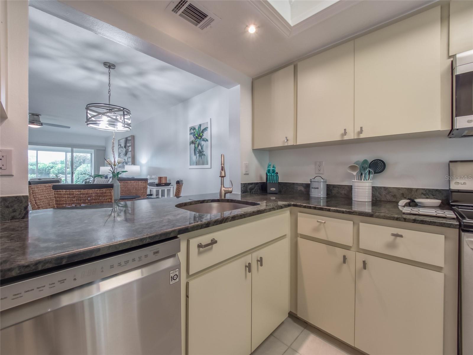 WEDGEWOOD LAKE - Residential