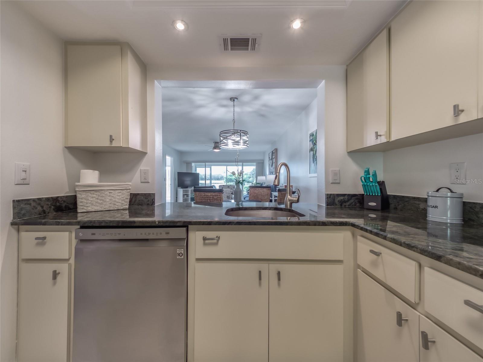 WEDGEWOOD LAKE - Residential