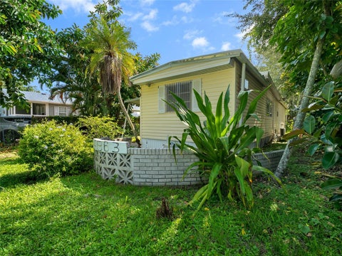 Photo of 4863 Victoria Avenue, Sarasota, FL 34233 (MLS # A4707518)