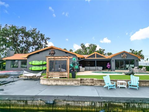 Tiny photo for 823 SW Kings Bay Drive, Crystal River, FL 34429 (MLS # TB8467854)