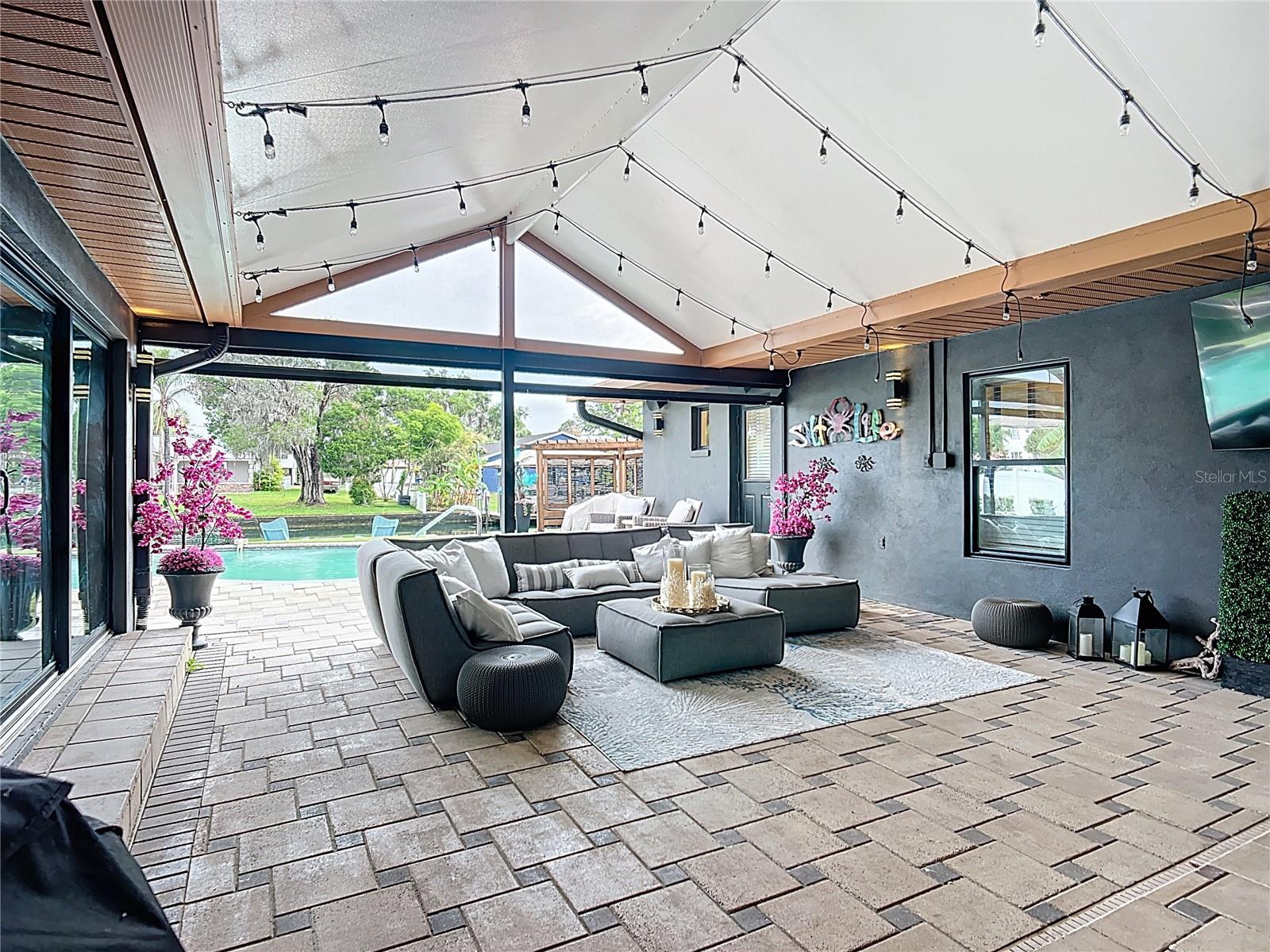 SPRINGS O PARADISE UNIT 02 - Residential