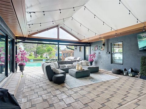 Tiny photo for 823 SW Kings Bay Drive, Crystal River, FL 34429 (MLS # TB8467854)