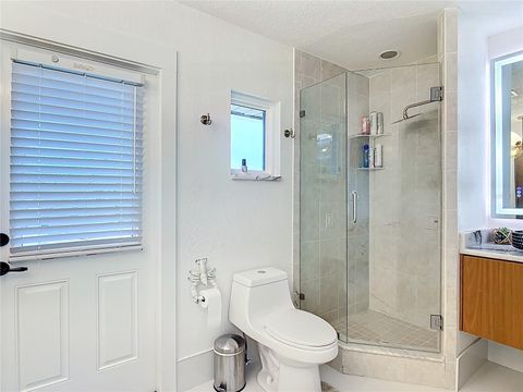 Tiny photo for 823 SW Kings Bay Drive, Crystal River, FL 34429 (MLS # TB8467854)