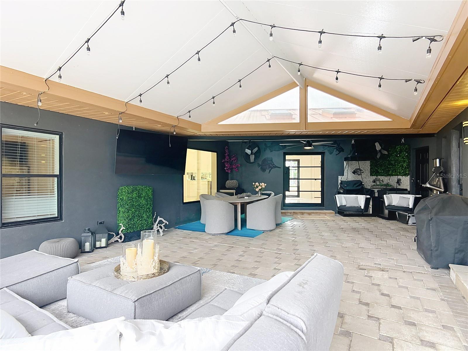 SPRINGS O PARADISE UNIT 02 - Residential