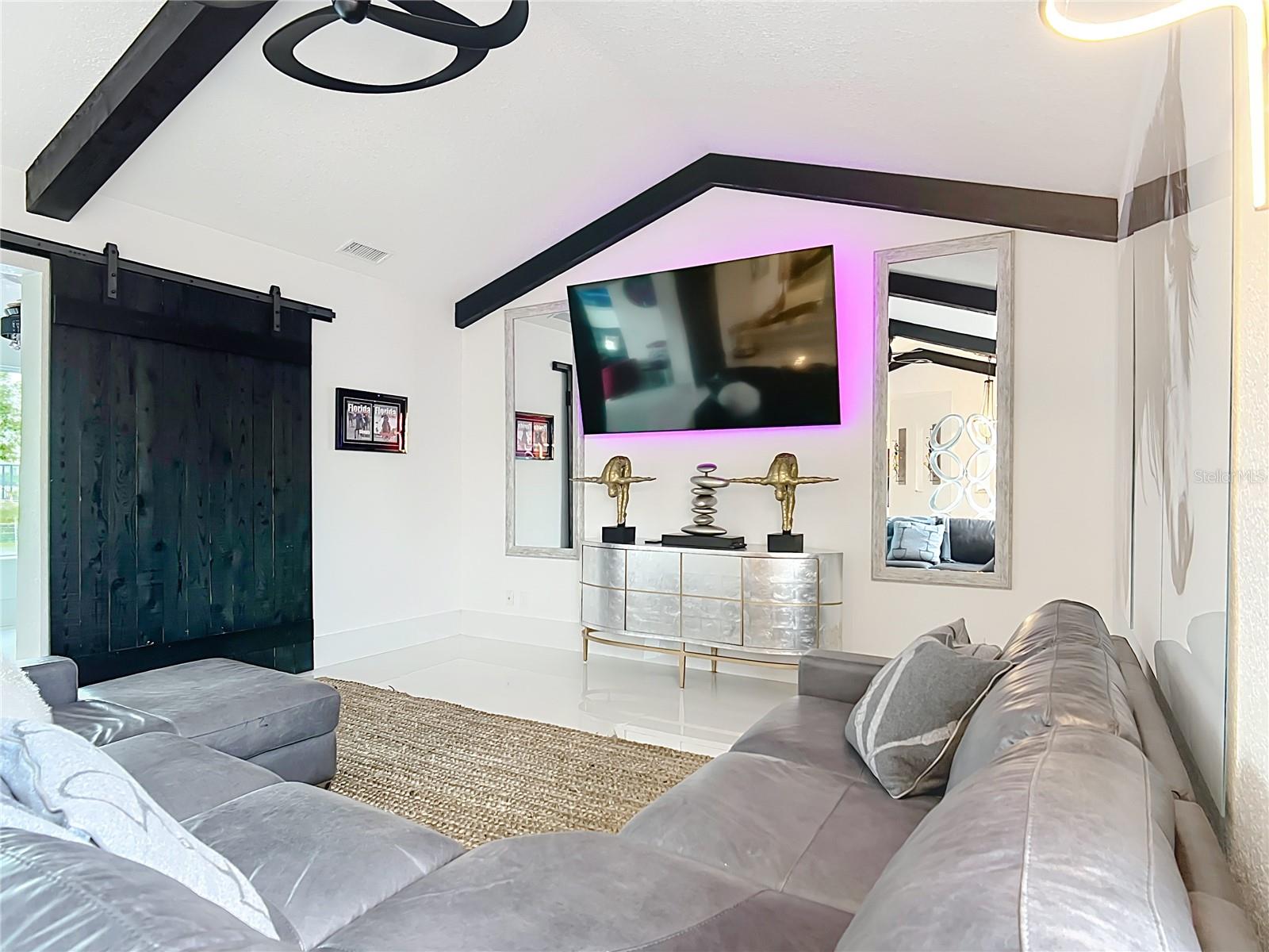 SPRINGS O PARADISE UNIT 02 - Residential