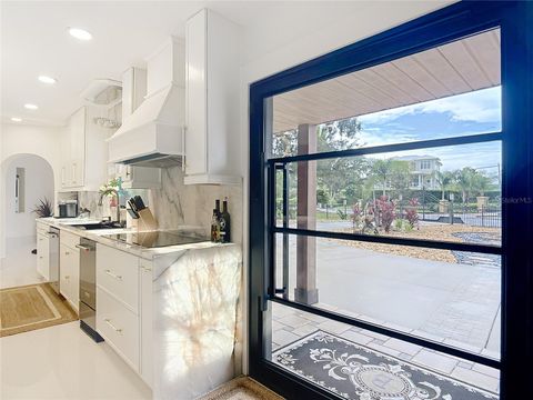 Tiny photo for 823 SW Kings Bay Drive, Crystal River, FL 34429 (MLS # TB8467854)