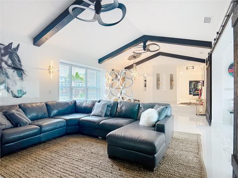 Tiny photo for 823 SW Kings Bay Drive, Crystal River, FL 34429 (MLS # TB8467854)