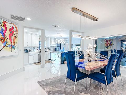 Tiny photo for 823 SW Kings Bay Drive, Crystal River, FL 34429 (MLS # TB8467854)