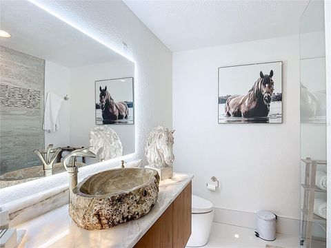 Tiny photo for 823 SW Kings Bay Drive, Crystal River, FL 34429 (MLS # TB8467854)