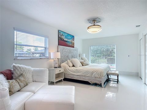 Tiny photo for 823 SW Kings Bay Drive, Crystal River, FL 34429 (MLS # TB8467854)