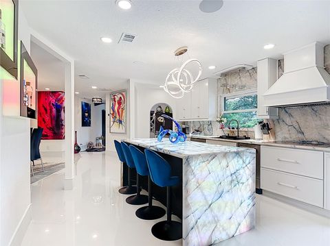 Tiny photo for 823 SW Kings Bay Drive, Crystal River, FL 34429 (MLS # TB8467854)