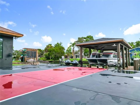 Tiny photo for 823 SW Kings Bay Drive, Crystal River, FL 34429 (MLS # TB8467854)