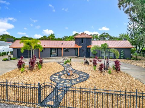 Tiny photo for 823 SW Kings Bay Drive, Crystal River, FL 34429 (MLS # TB8467854)