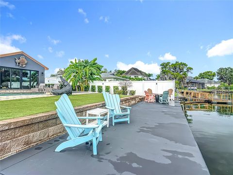 Tiny photo for 823 SW Kings Bay Drive, Crystal River, FL 34429 (MLS # TB8467854)