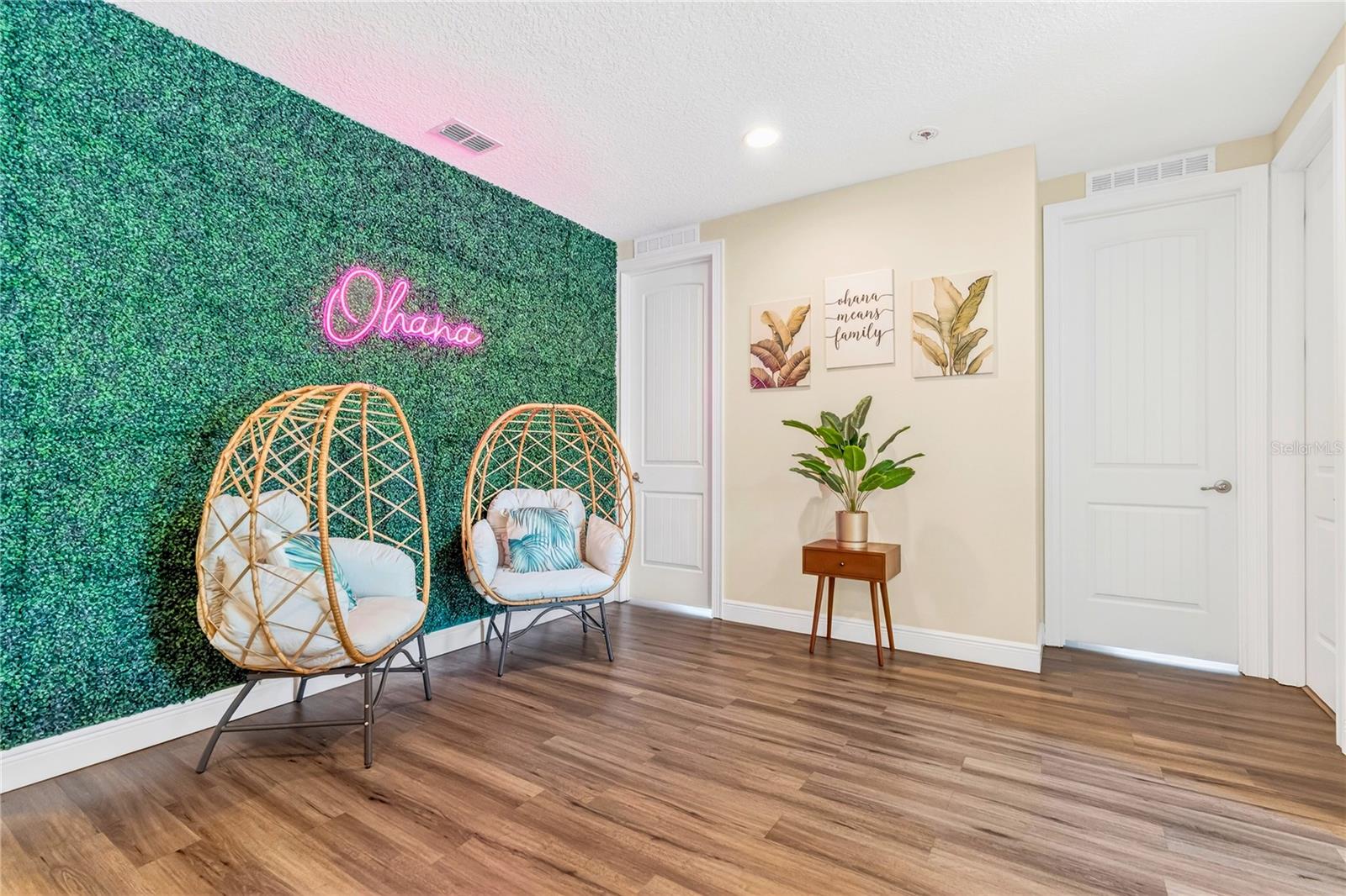 REUNION WEST PH 1 WEST & AMENT CTR RPLT - Residential