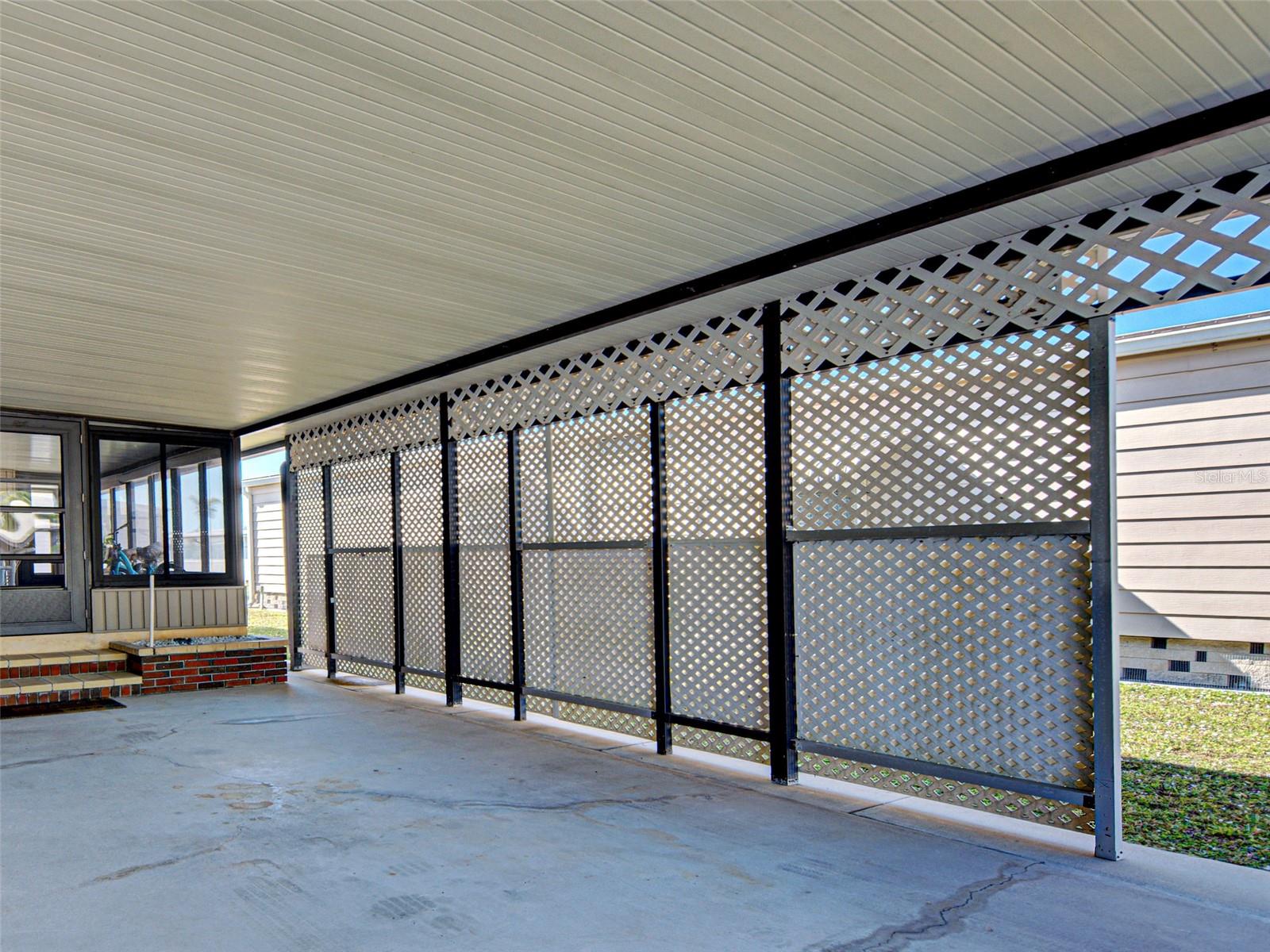 POLYNESIAN VILLAGE - Residential