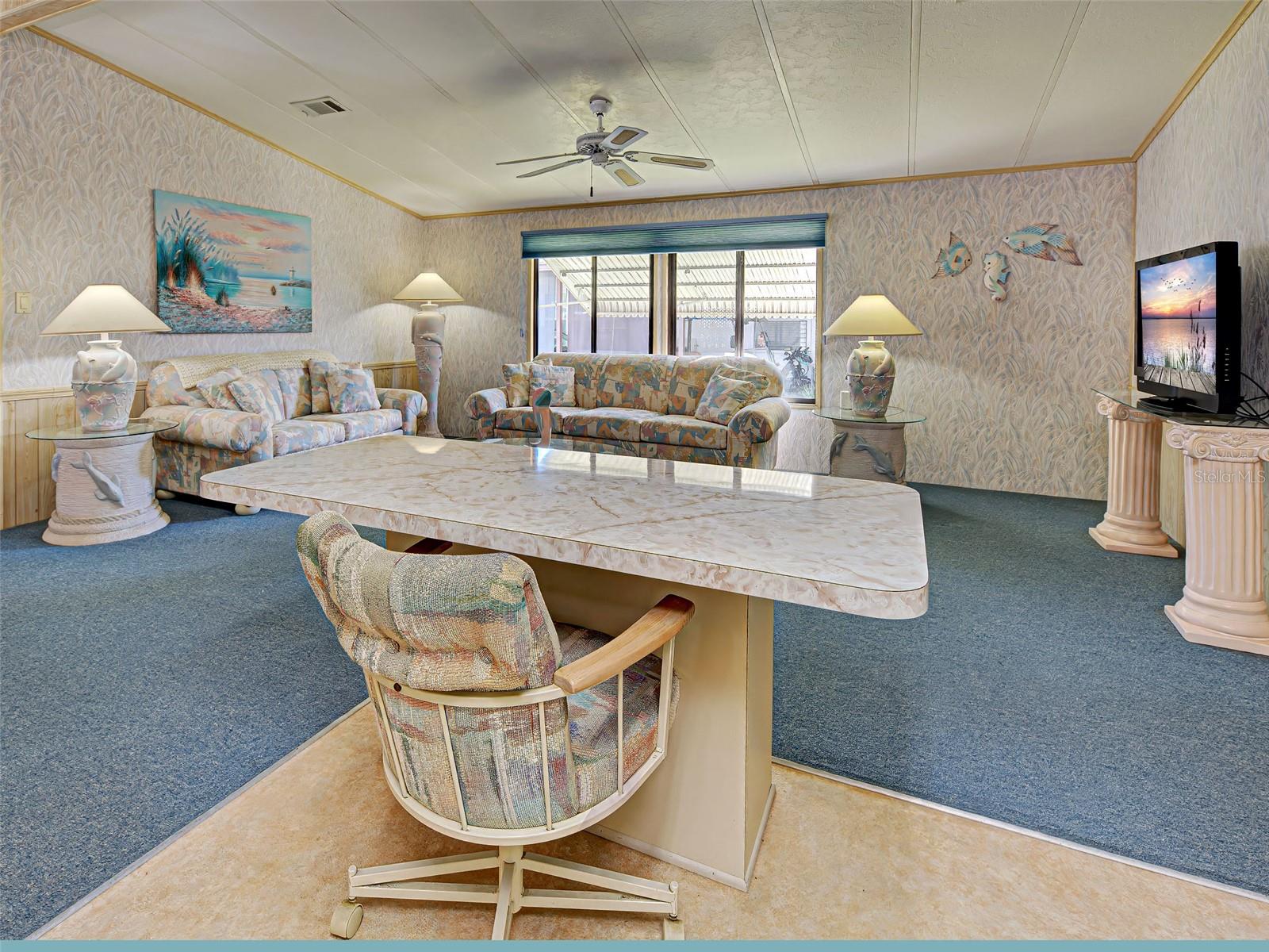 POLYNESIAN VILLAGE - Residential