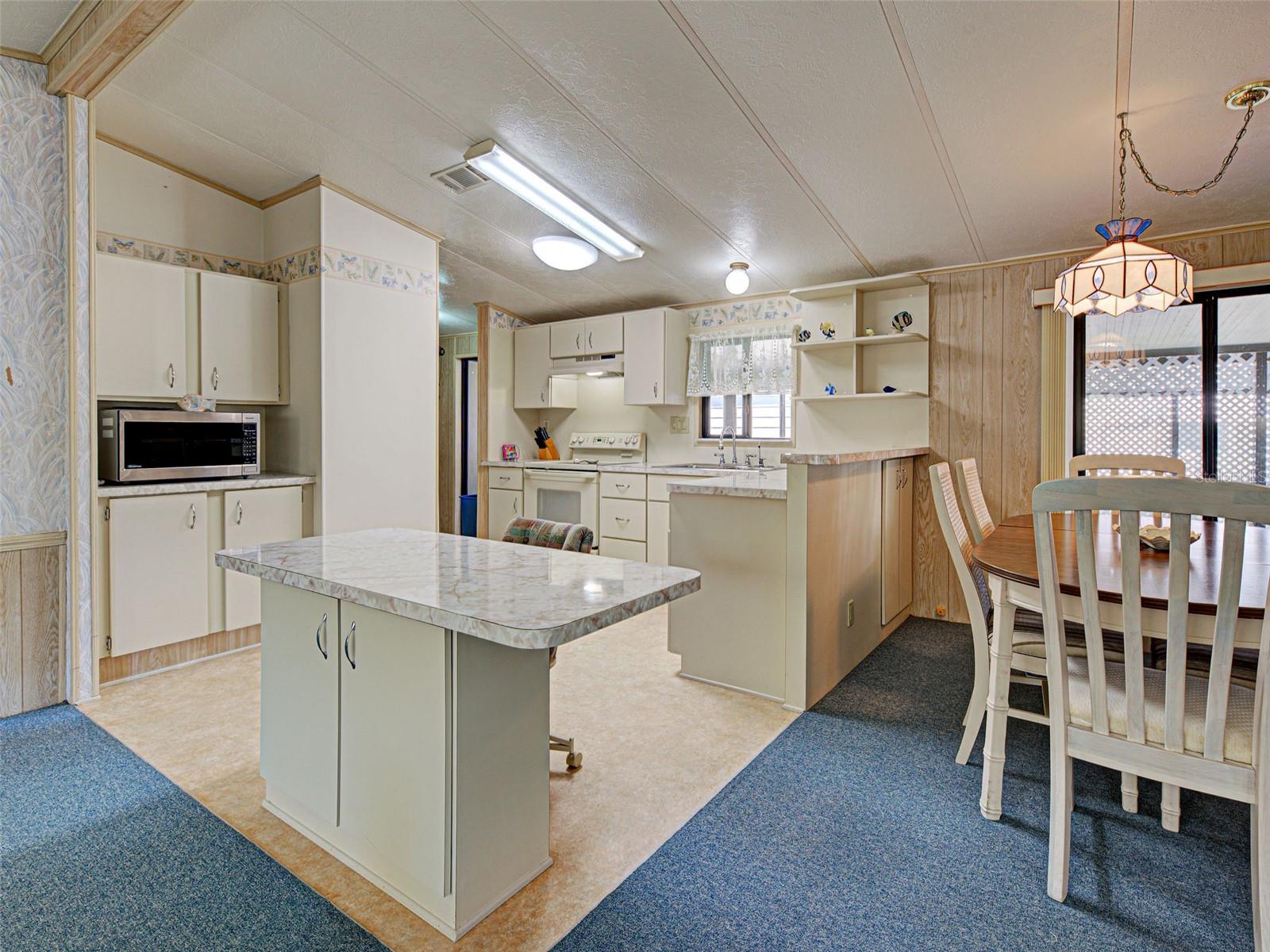 POLYNESIAN VILLAGE - Residential