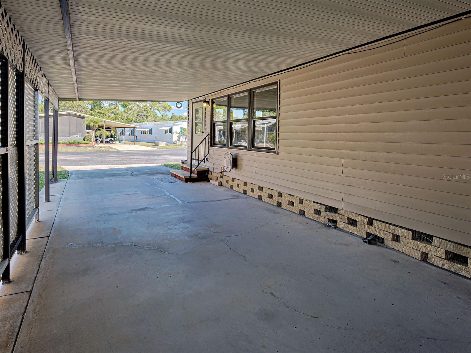 POLYNESIAN VILLAGE - Residential