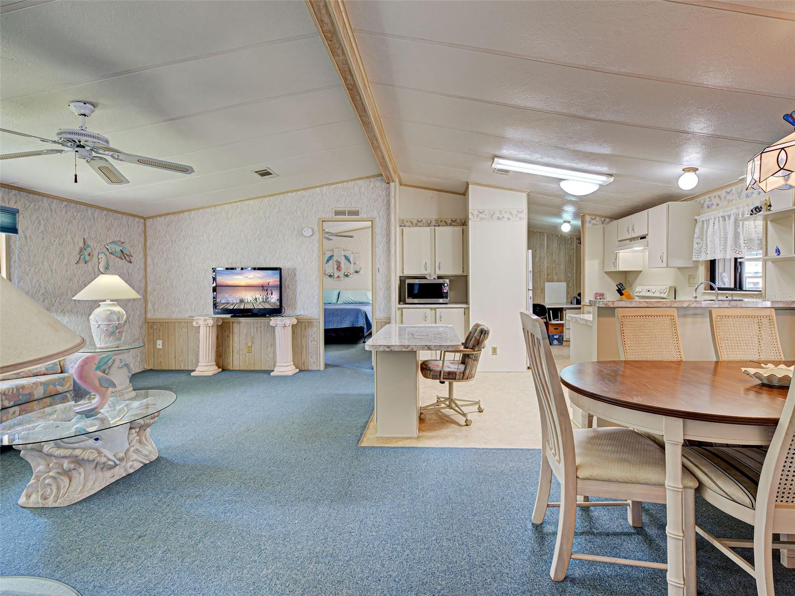 POLYNESIAN VILLAGE - Residential