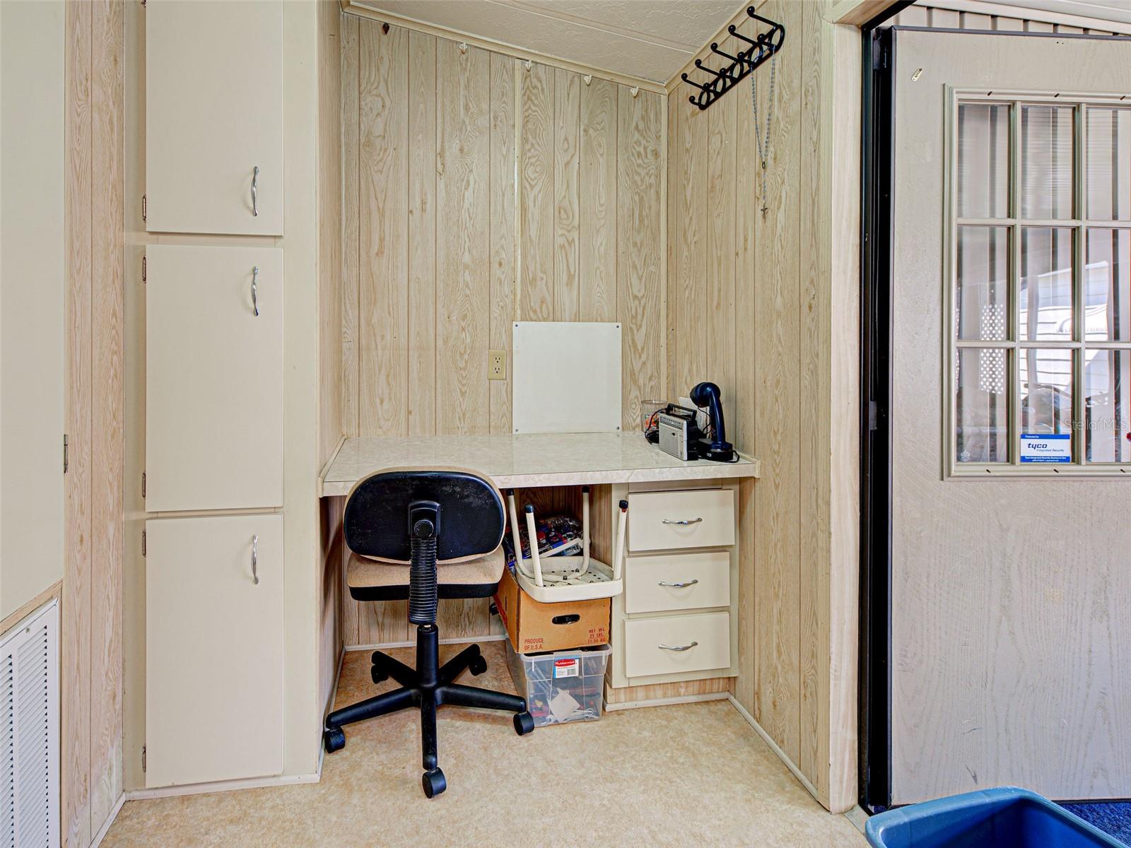 POLYNESIAN VILLAGE - Residential