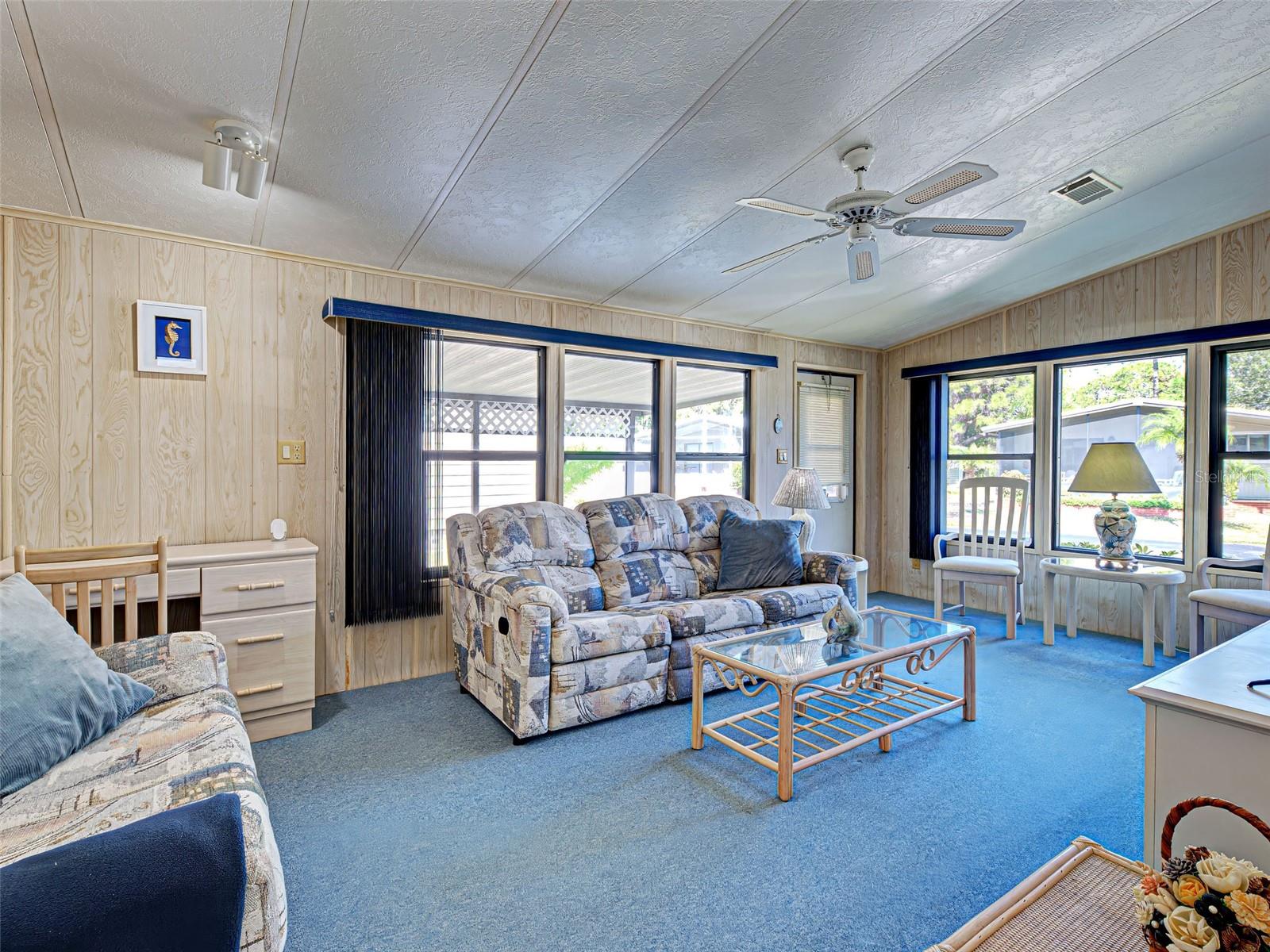 POLYNESIAN VILLAGE - Residential