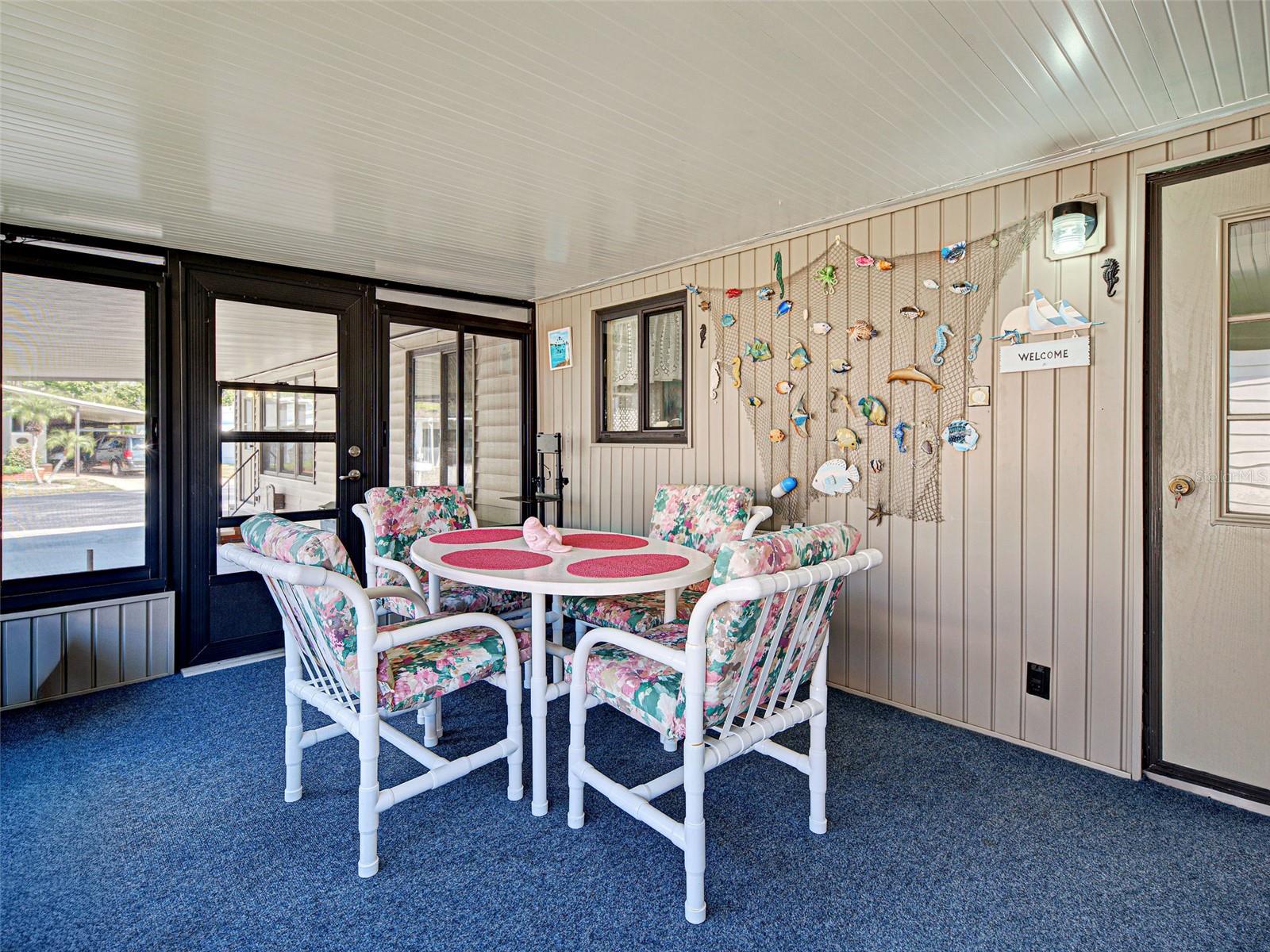 POLYNESIAN VILLAGE - Residential