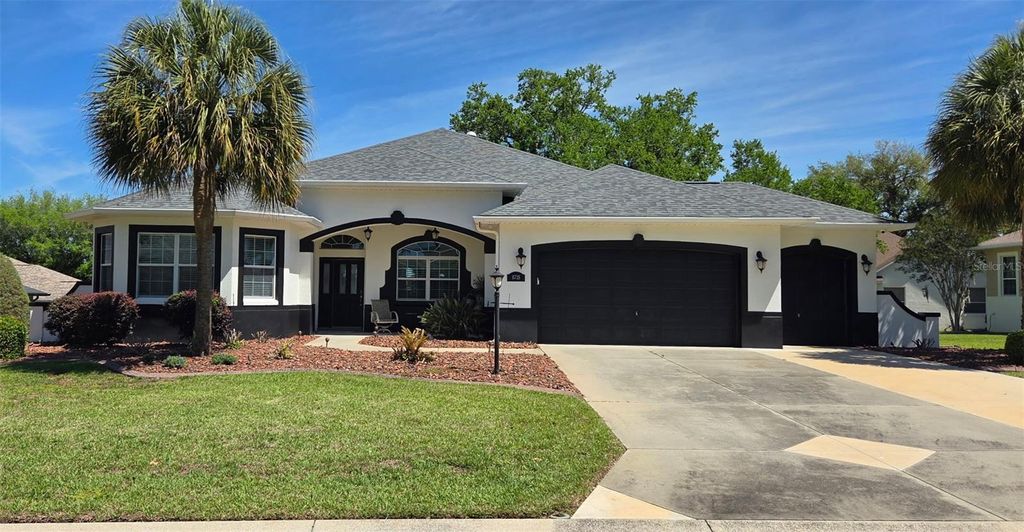 Photo of 8715 SE 176th Lowndes Place, The Villages, FL 32162 (MLS # R4911089)