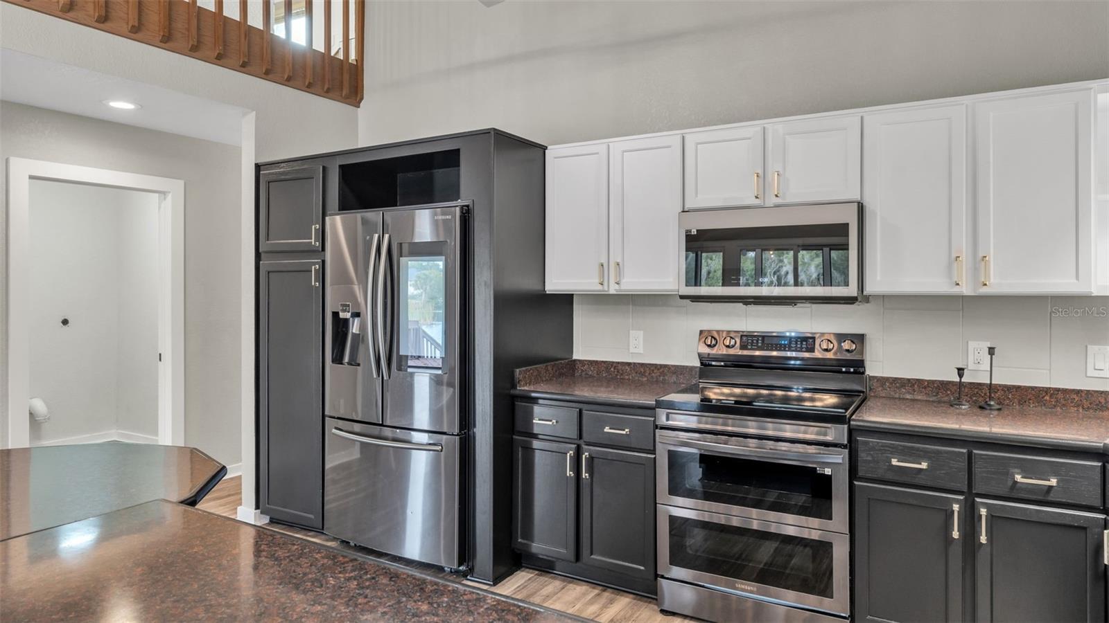 MOUNTAIN LAKE - Residential