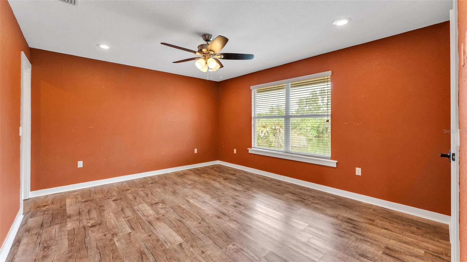 MOUNTAIN LAKE - Residential