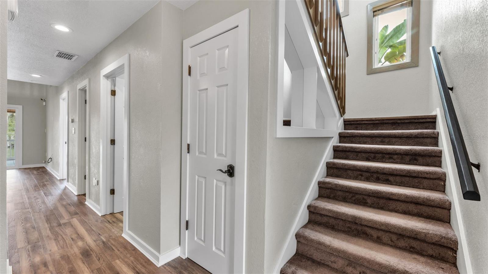 MOUNTAIN LAKE - Residential