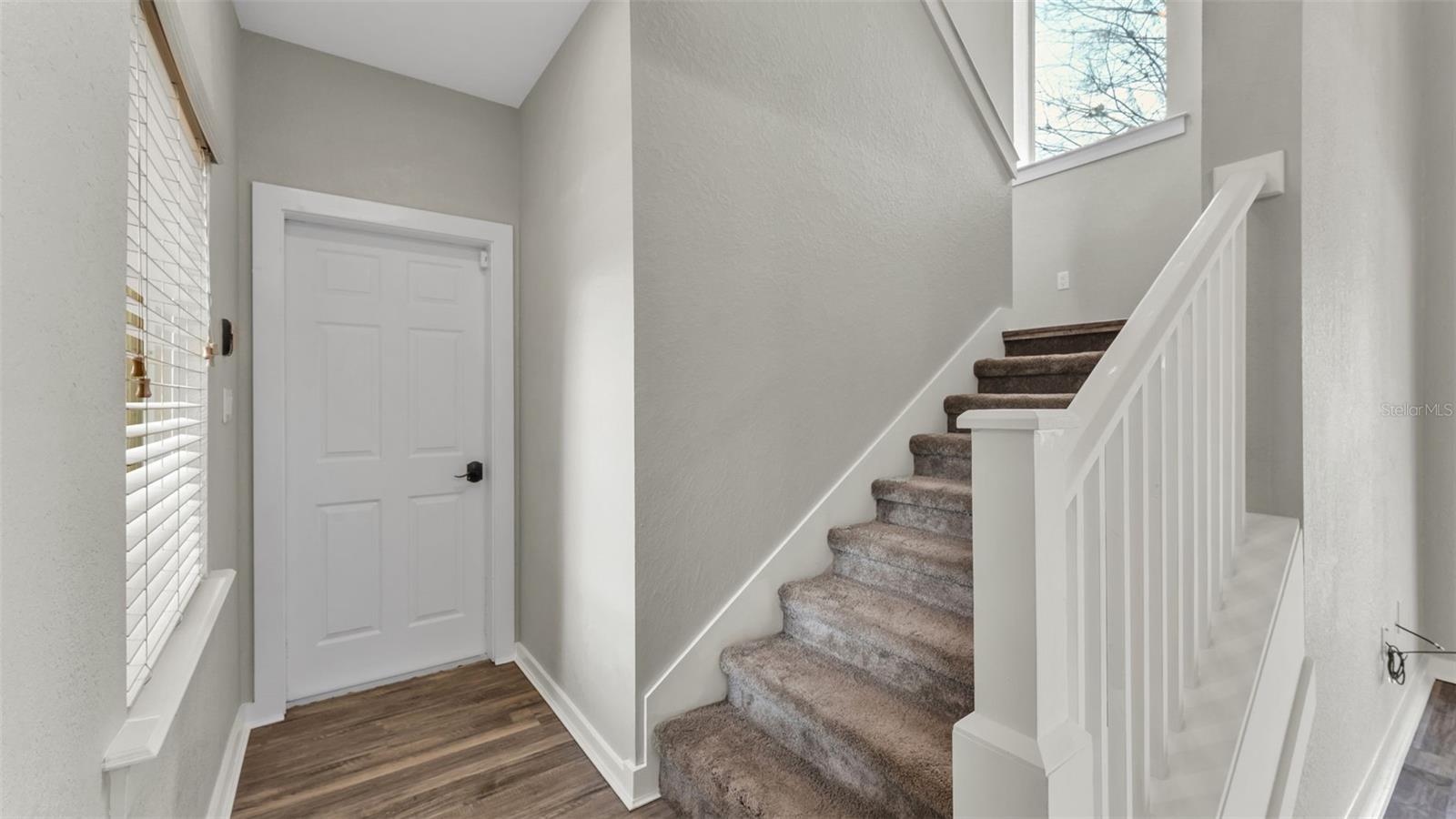 MOUNTAIN LAKE - Residential