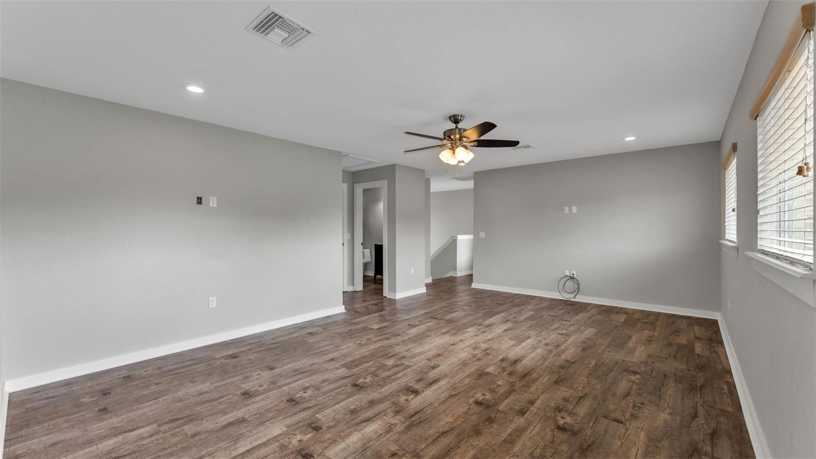 MOUNTAIN LAKE - Residential