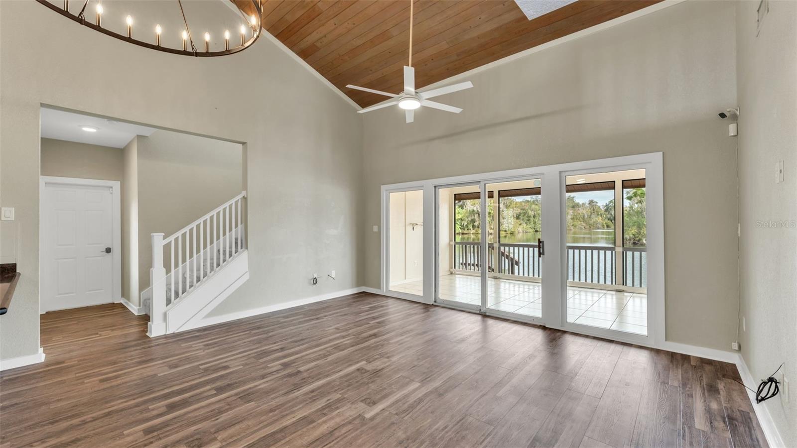 MOUNTAIN LAKE - Residential